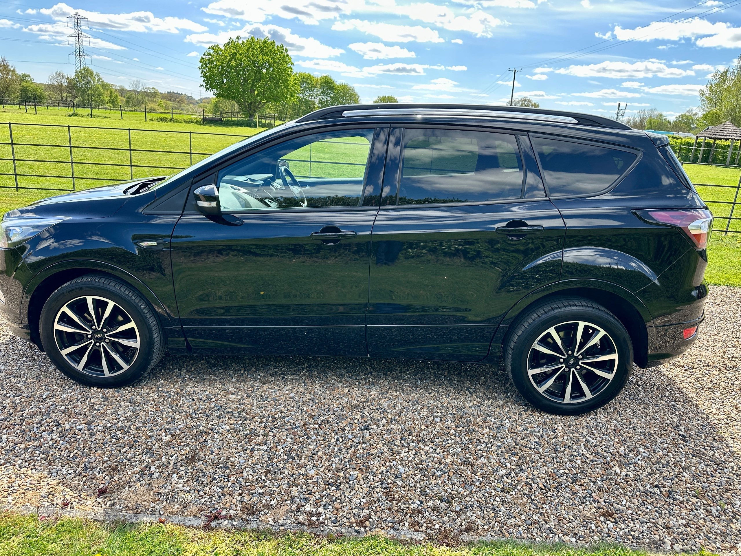 FORD POPULAR FORD KUGA ST LINE AUTOMATIC PRESENTED IN STUNNING SHADOW BLACK METALLIC WITH...